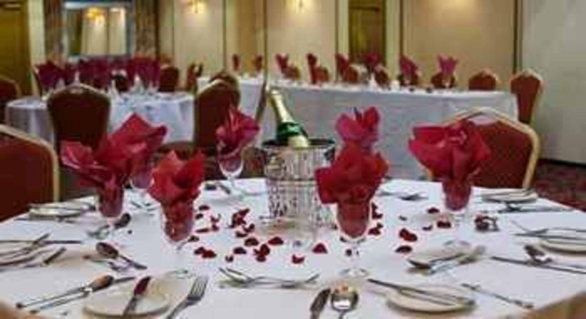 Britannia Hotel Wolverhampton Ngoại thất bức ảnh