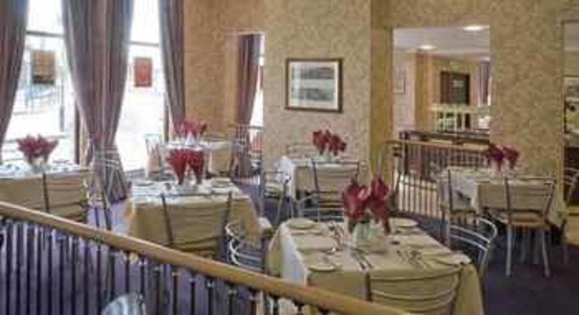 Britannia Hotel Wolverhampton Ngoại thất bức ảnh